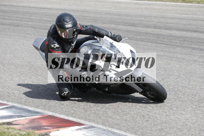 Archiv-2025/05 14.04.2025 Plüss Moto Sport ADR/Freies Fahren/72